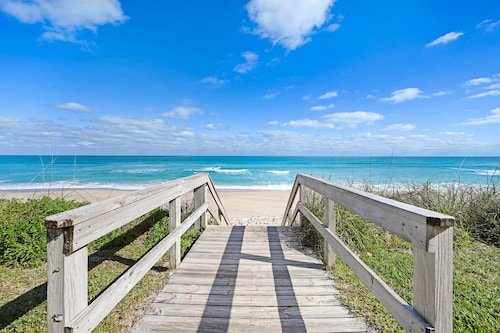Direct Oceanfront Heavenly Retreat, fully licensed 6465