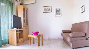 TV - The apartment is in the private house, and you have access to entire property. (Pula)