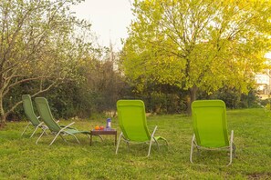 Property grounds - The apartment is in the private house, and you have access to entire property. (Pula)