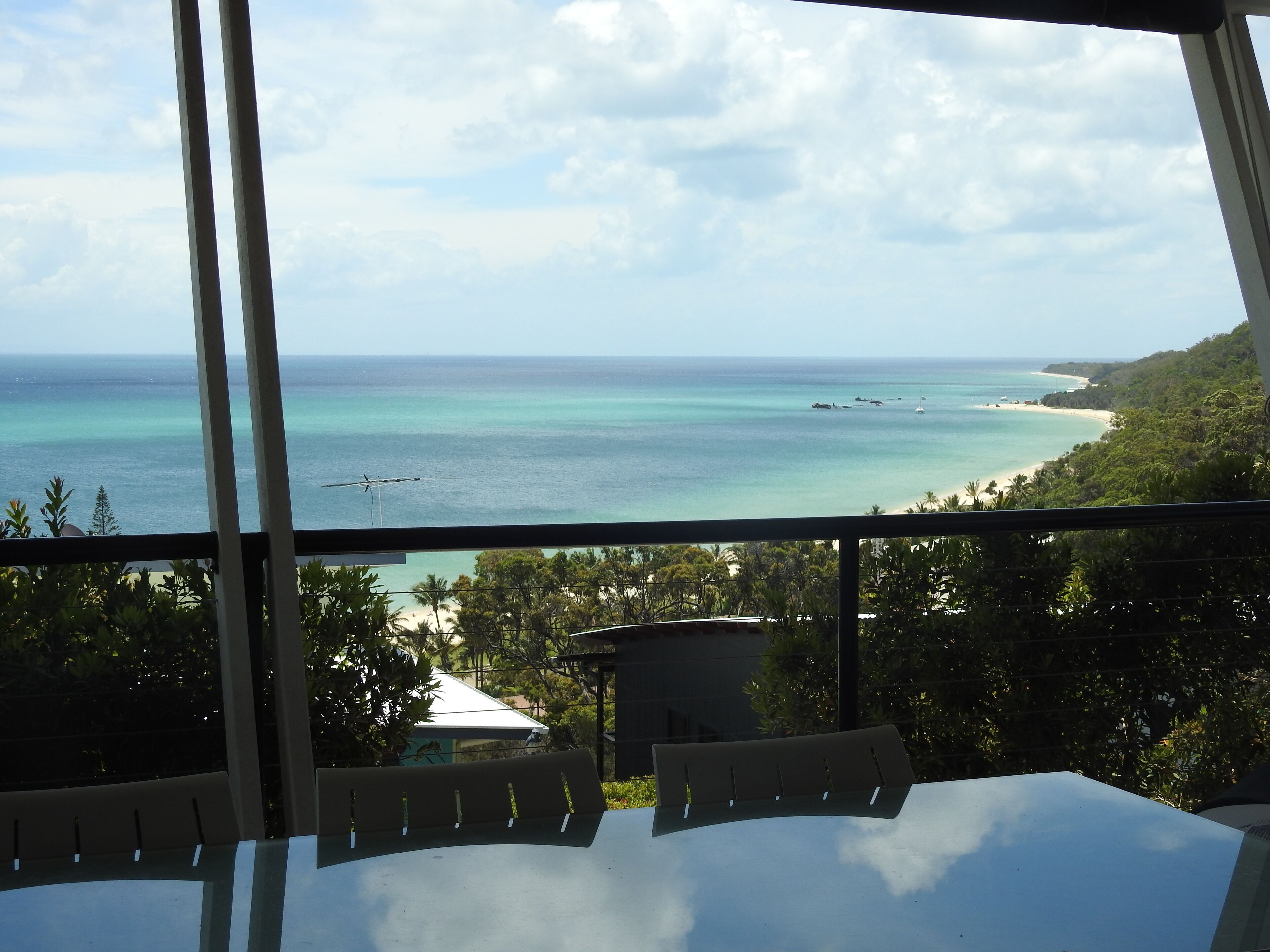 Blue Moon Beach House.  Fabulous views. Free Wifi. Airconditioned bedrooms.