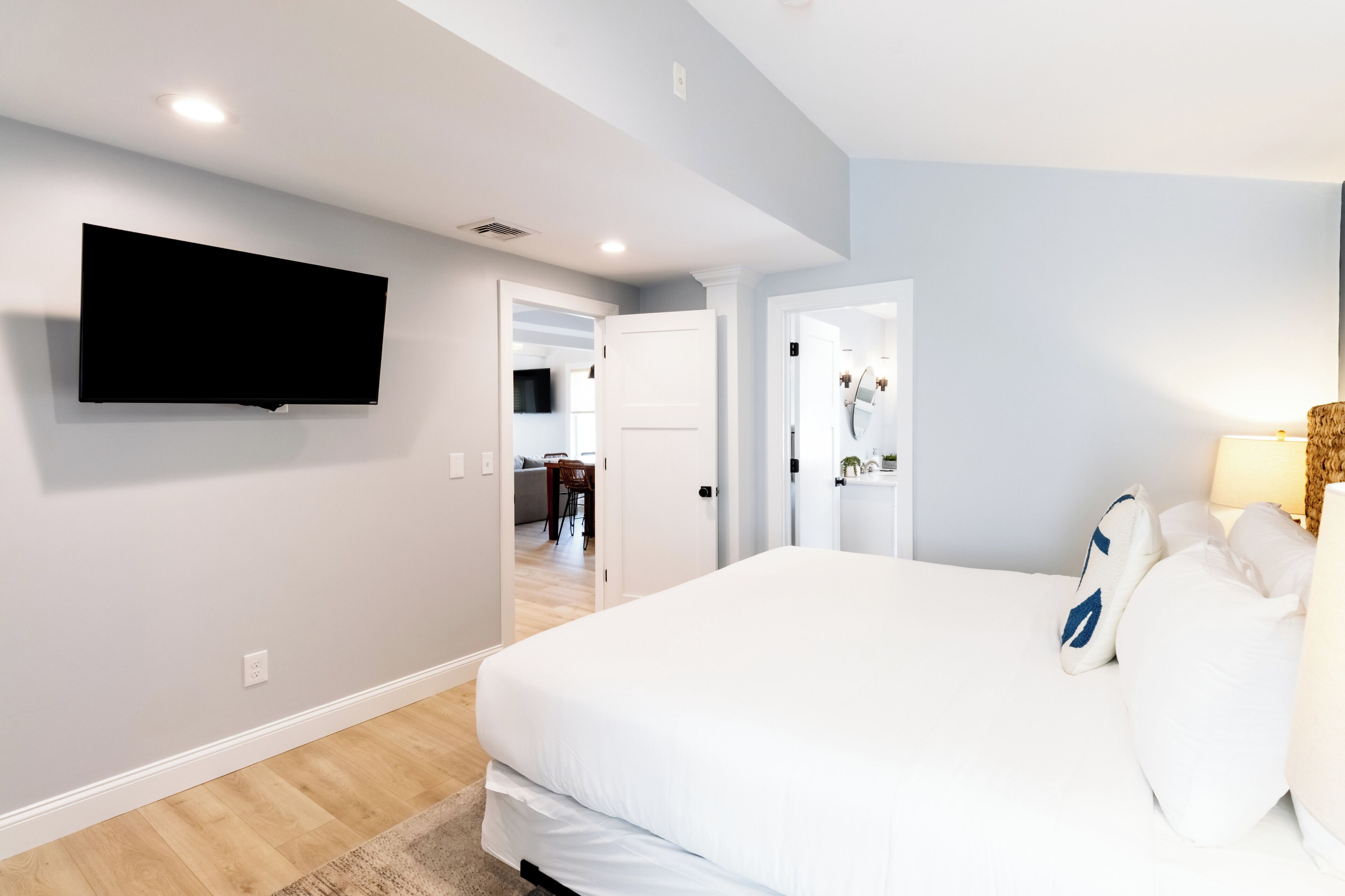 3 bedrooms, iron/ironing board, internet
