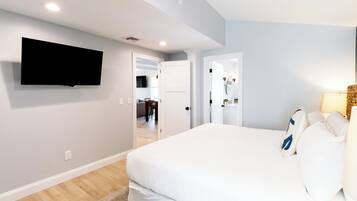 3 bedrooms, iron/ironing board, internet
