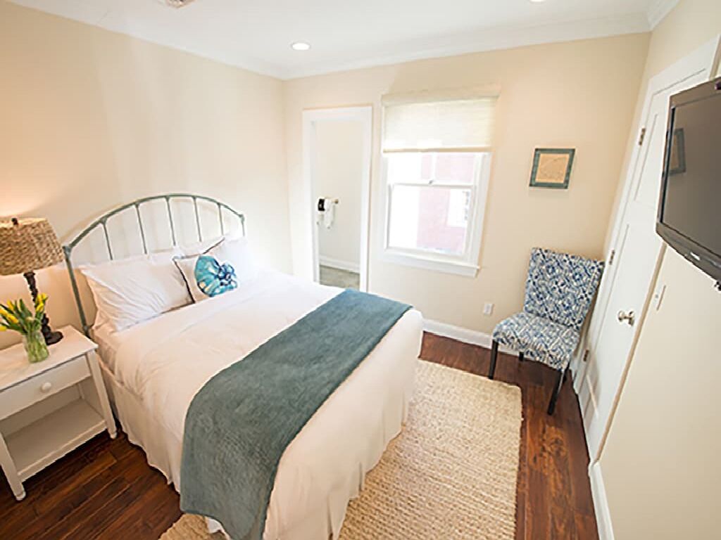 3 bedrooms, iron/ironing board, internet