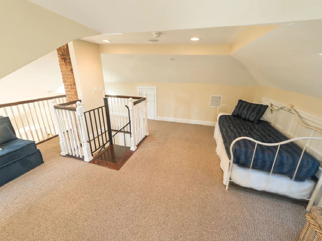 3 bedrooms, iron/ironing board, internet