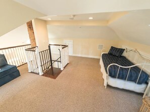 3 makuuhuonetta, silitysrauta/-lauta, internet