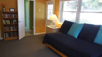 5 bedrooms, desk, iron/ironing board, free WiFi