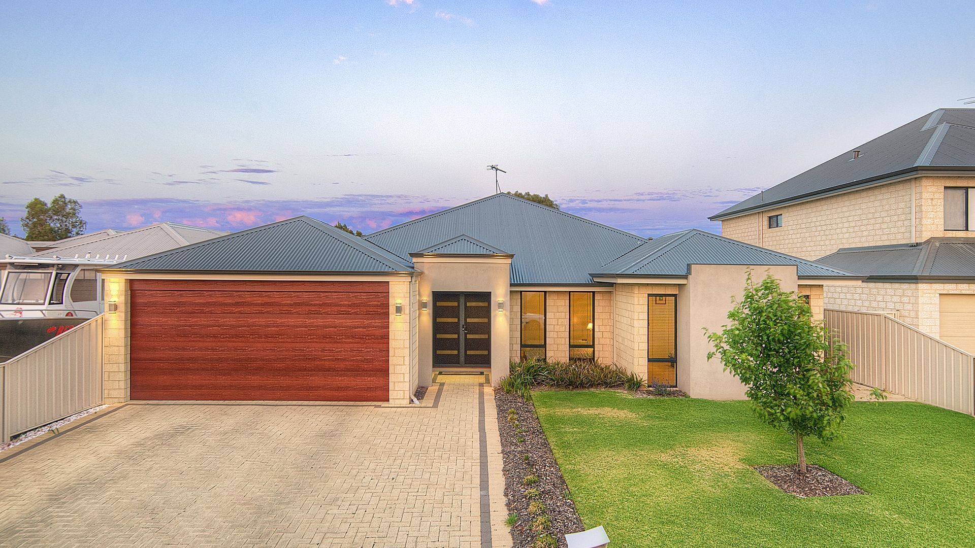 High-Tee on Oakmont Crescent (STRA62810RA3KX2K) — image 3