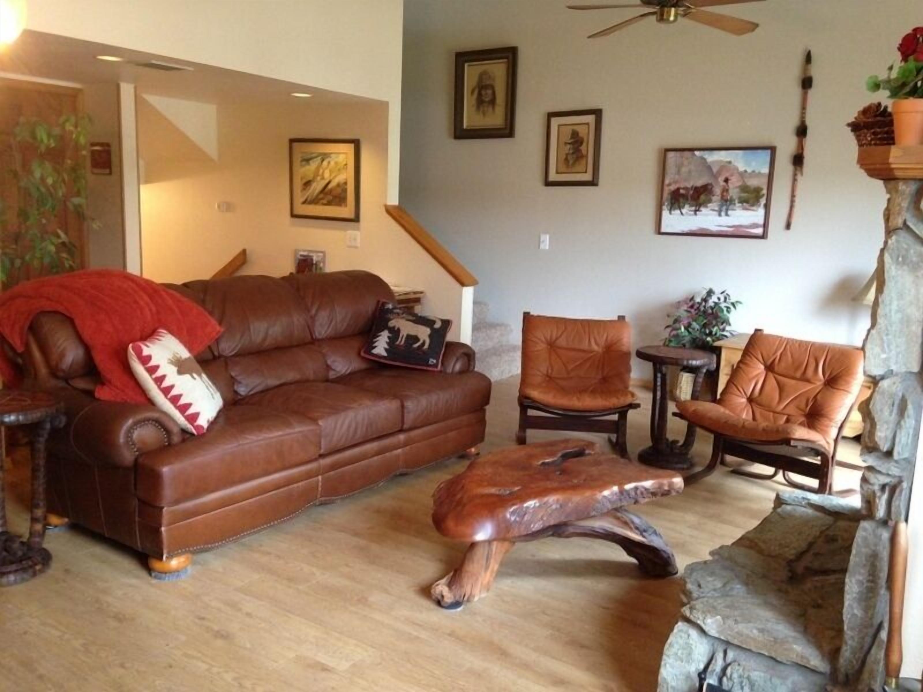 Peaceful Pond property, Grand Canyon /Flagstaff freshly Remodled, great location