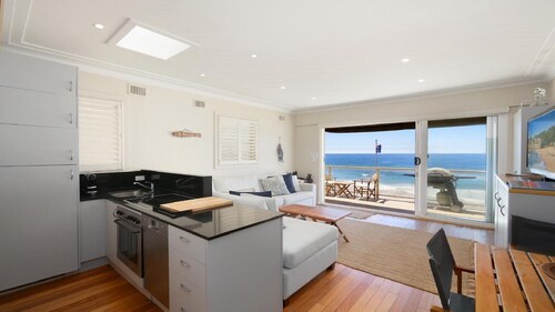 ON THE BEACH #13| Beachfront, Ocean Views | Accom Holidays