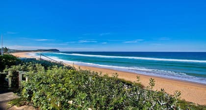 ON THE BEACH #13| Beachfront, Ocean Views | Accom Holidays