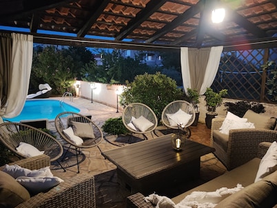 Villa Danica with private pool and WIFI Near Center Of The Town And 2km Beach