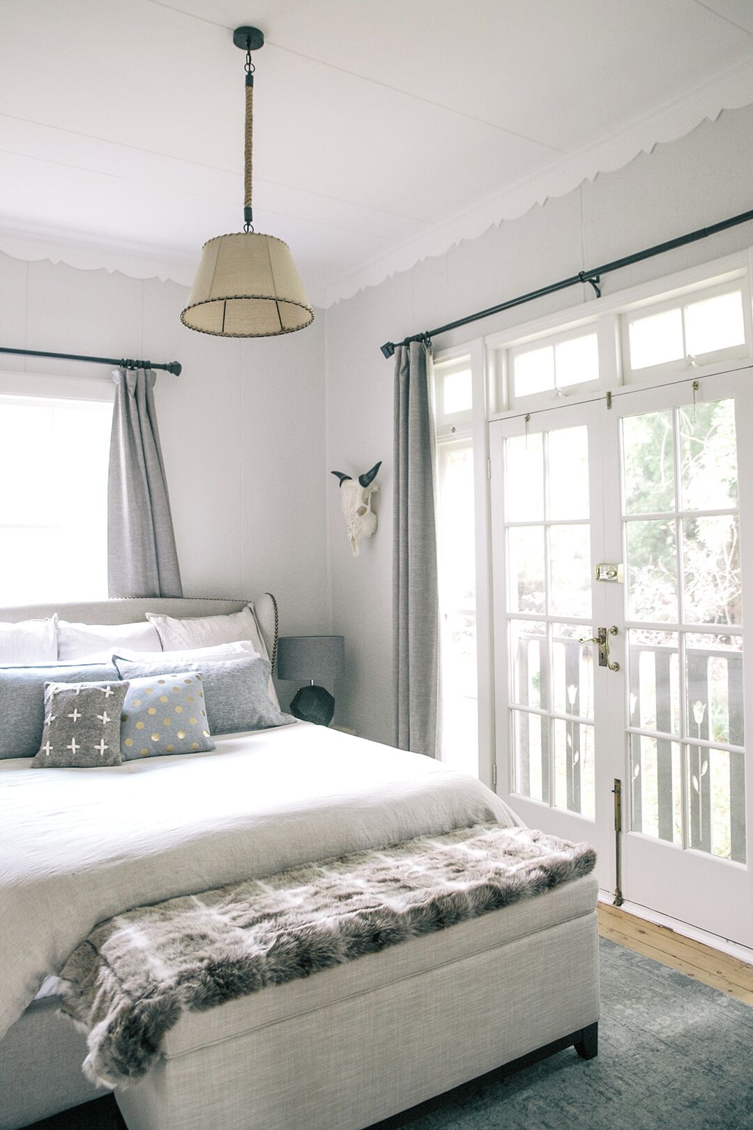 6 habitaciones, tabla de planchar con plancha y cuna de viaje 