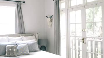 6 habitaciones, tabla de planchar con plancha y cuna de viaje