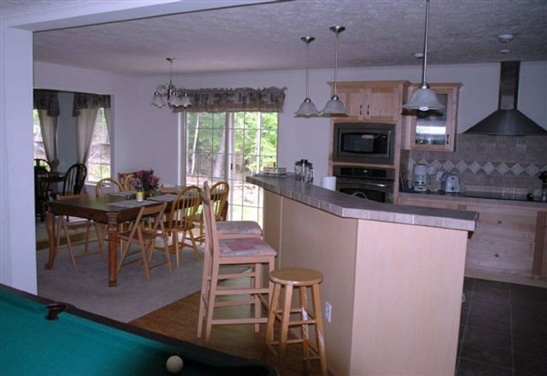 Adirondack lakehouse w/80' beach on Great Sacandaga Lake