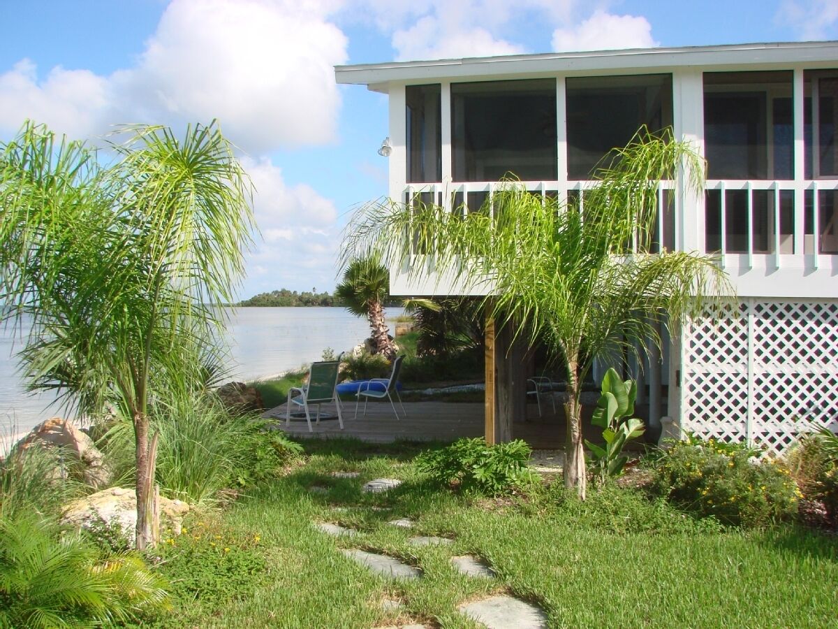  Beach House with Private Beachfront