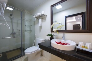 Bathroom - Hanoi Lavender Hotel (Hanoi)
