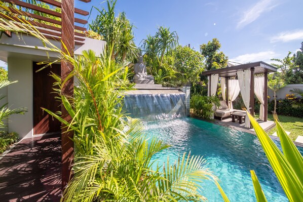 Outdoor pool - Luxury 3BR villa private pool near Uluwatu Bingin beach Jimbaran Nusa Dua beach. (Badung)