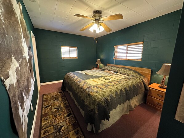 2 Schlafzimmer, Bügeleisen/Bügelbrett, kostenloses WLAN, Bettwäsche