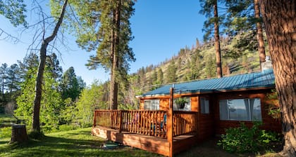 Crater Lake Bungalows - Die Hütte auf Crooked Creek