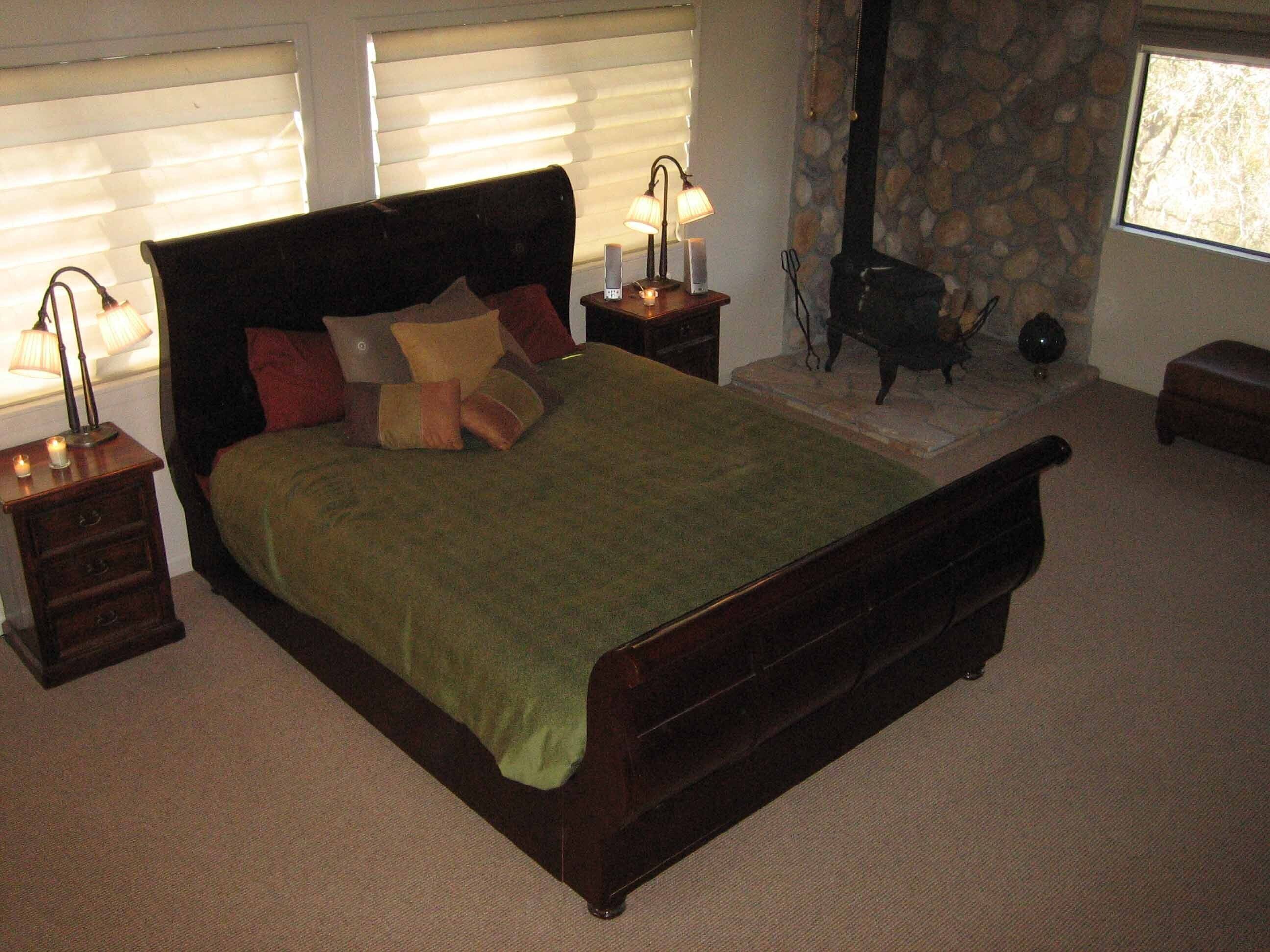 Luxury mountain view property - brand new outdoor deck with amazing view. 