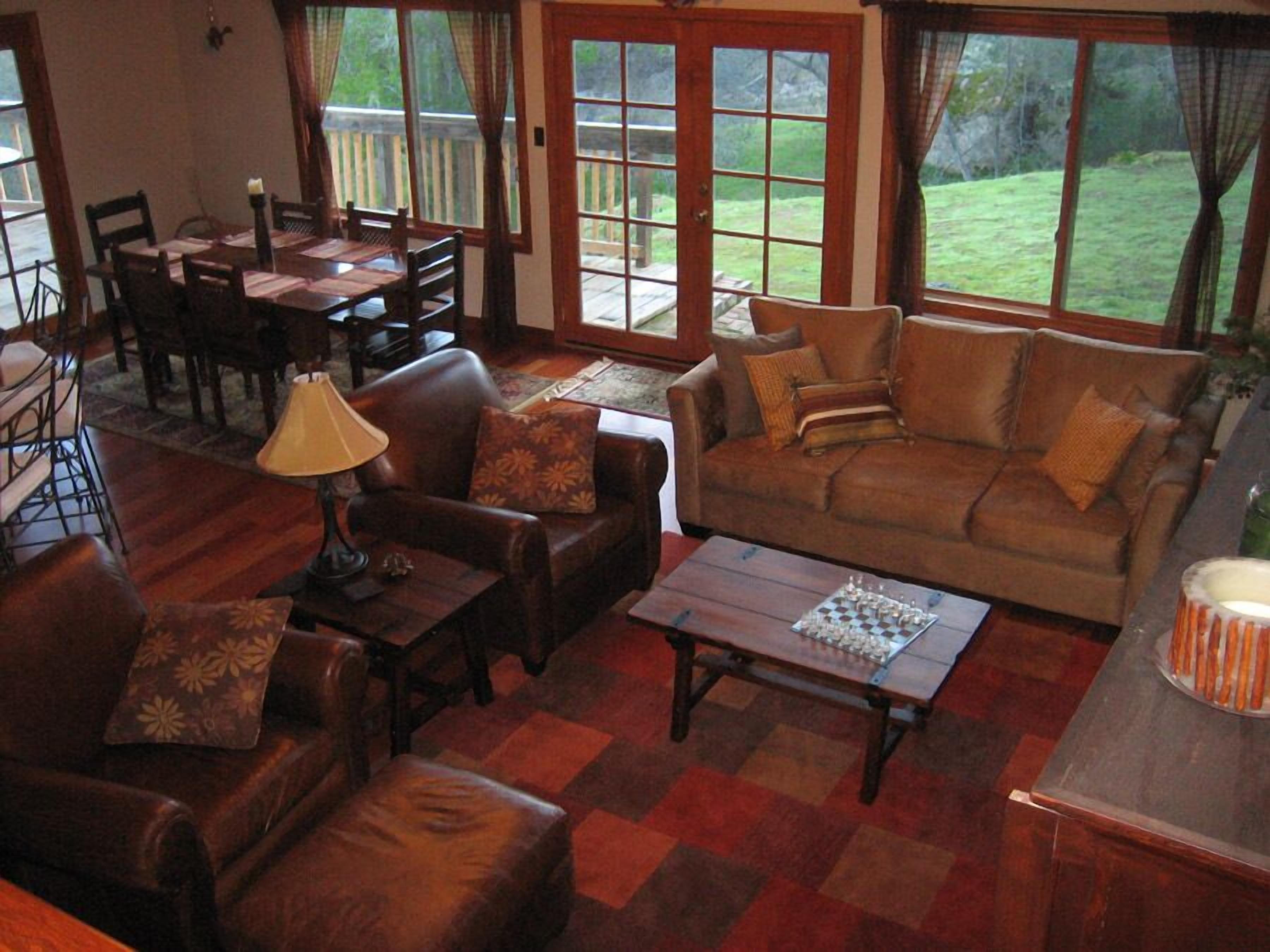 Smart TV, fireplace, DVD player, video library