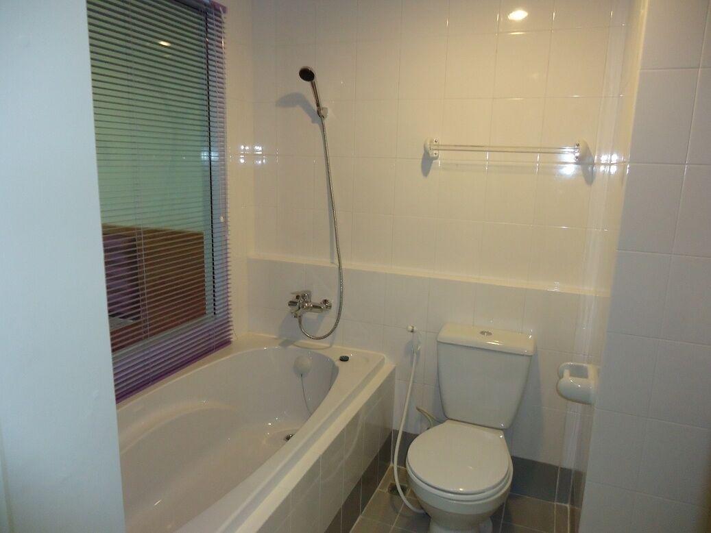 Chapter One Modern Dutch Condo., Bangkok