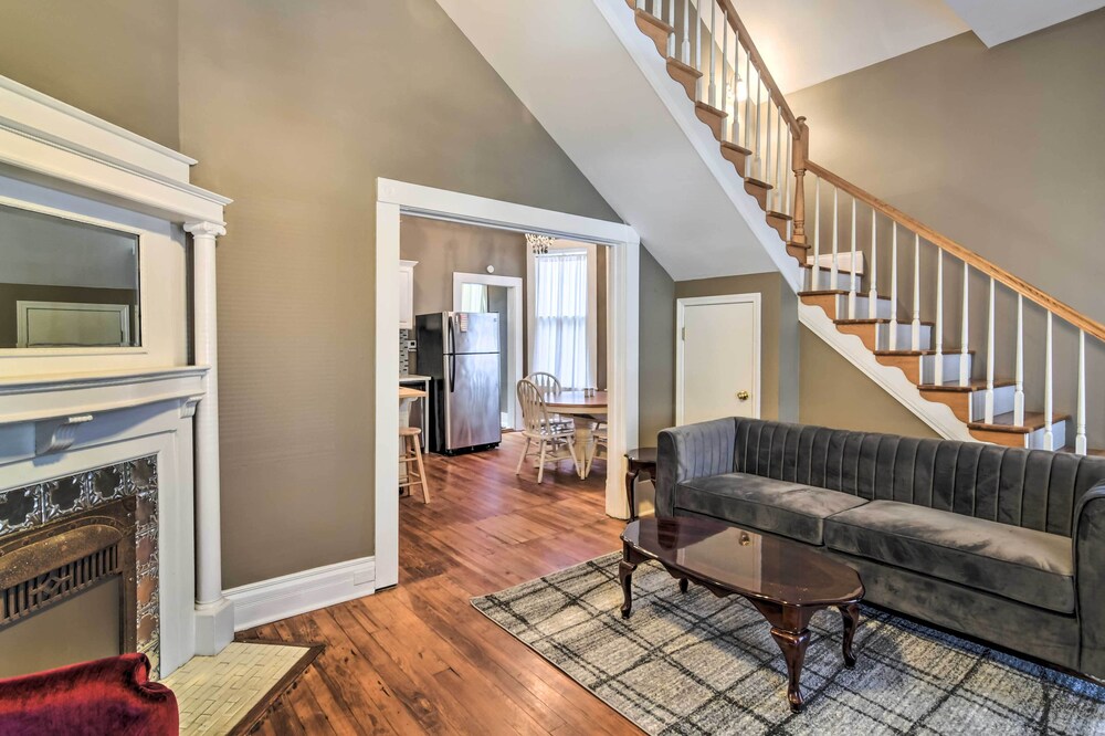 Stylish Vicksburg Apt w/ Porch - 2 Mi to Casino!