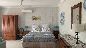 1 bedroom, desk, iron/ironing board, free WiFi