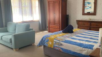 1 bedroom, desk, iron/ironing board, free WiFi