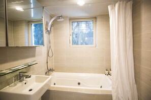 Family Townhome - Foreigner Only, 4 Bedrooms, Balcony, Garden Area(Fabulous Sunlit Heritage Mansion) | Bathroom | Shower, free toiletries, hair dryer, towels - BS Tailored Serviced Home Near Gyeongbokgung (Seoul)