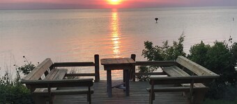 Smith Beach Beachfront Rental, Bay View Cottage, near Cape Charles, Virginia