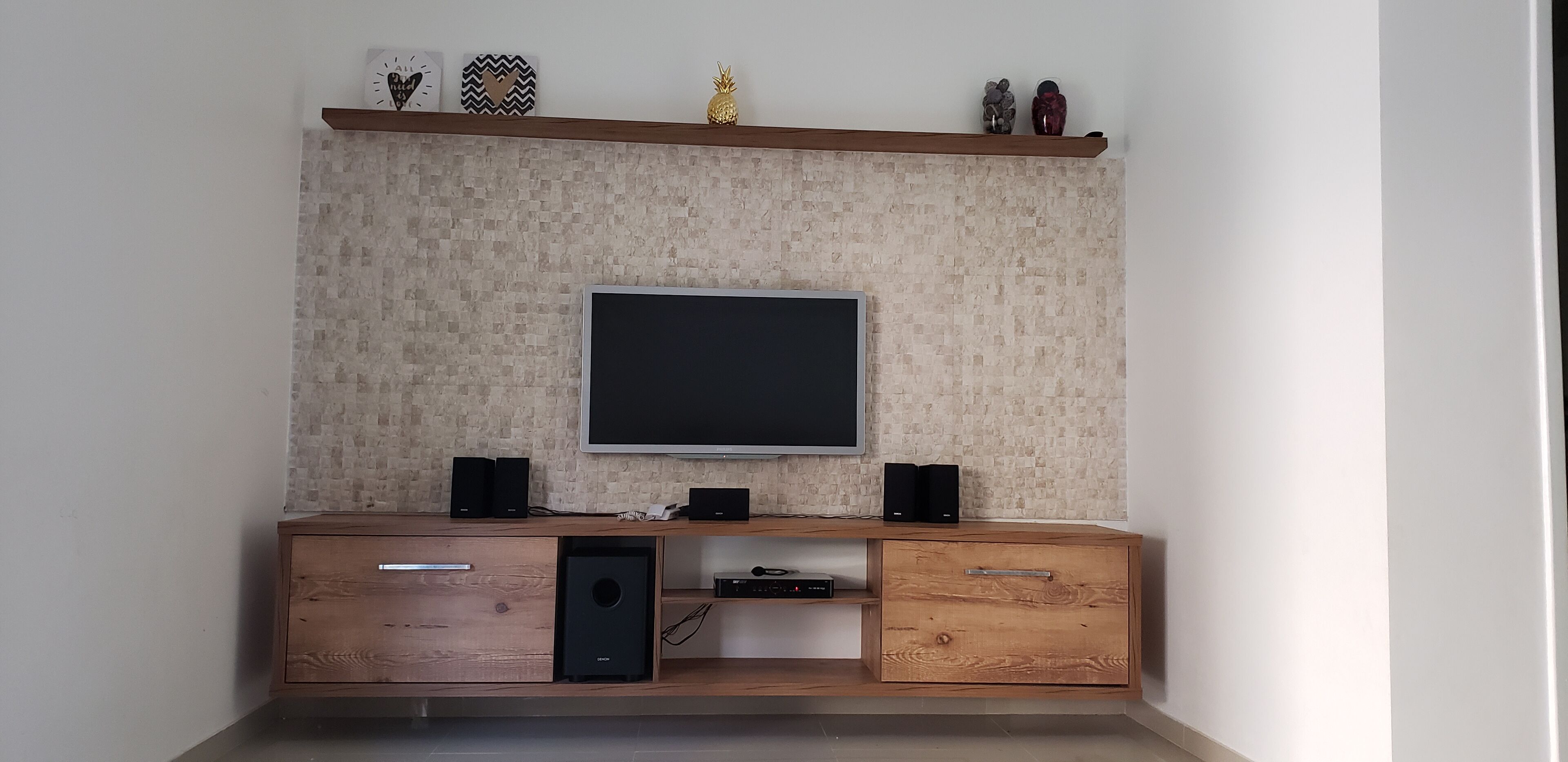 Jacuípe House. 4 air-conditioned bedrooms. Cable TV. WiFi. Exit Rio 71. 99267-2592