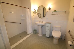 Kombination af bruser/badekar