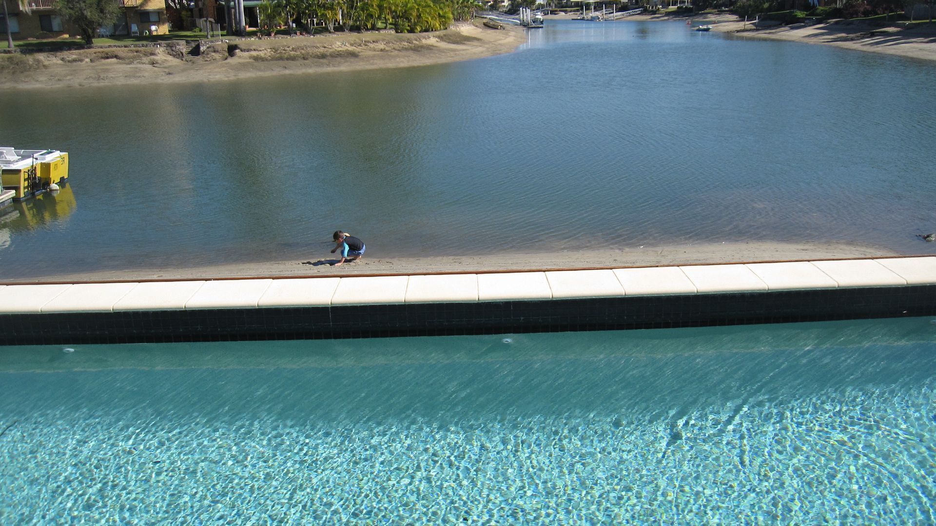 Waterfront Villa 1 - Pet Friendly Courtyard - Waterfront — image 5