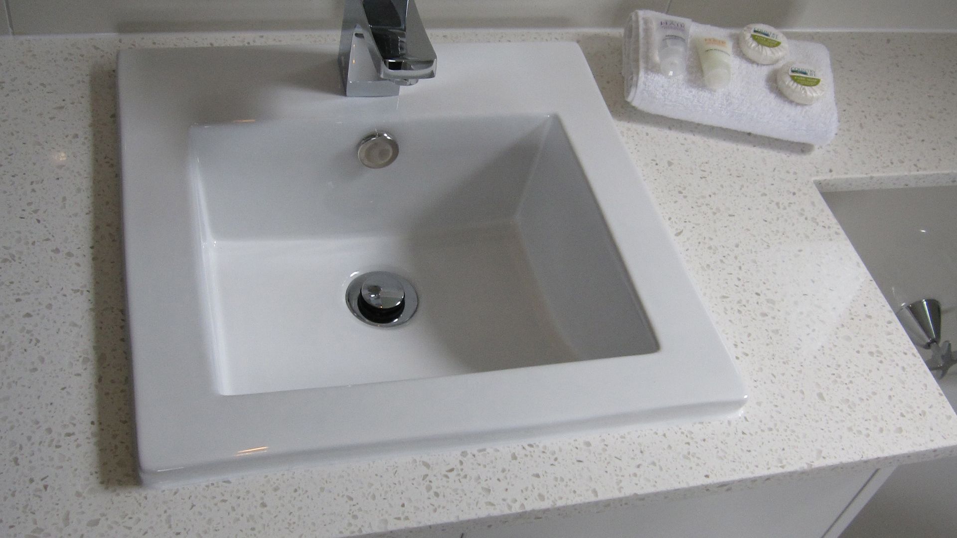 Waterfront Villa 1 - Pet Friendly Courtyard - Waterfront — image 14