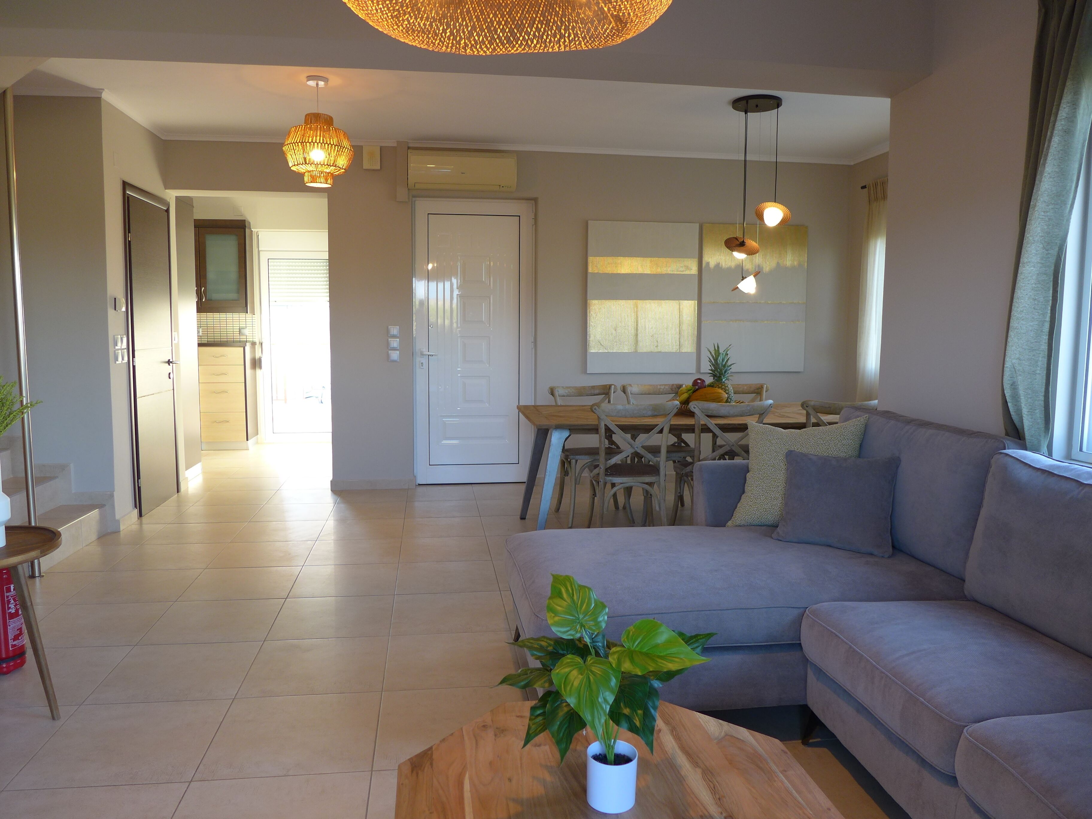 Smart-TV, peis og DVD-spiller