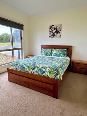 5 Schlafzimmer, Bügeleisen/Bügelbrett, kostenloses WLAN, Bettwäsche