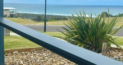 Large spacious house with many ocean views. Set in a peaceful quiet location.