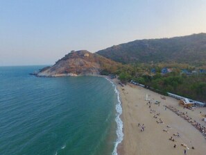 بالقرب من الشاطئ