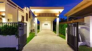 المنطقة المحيطة بالمنشأة