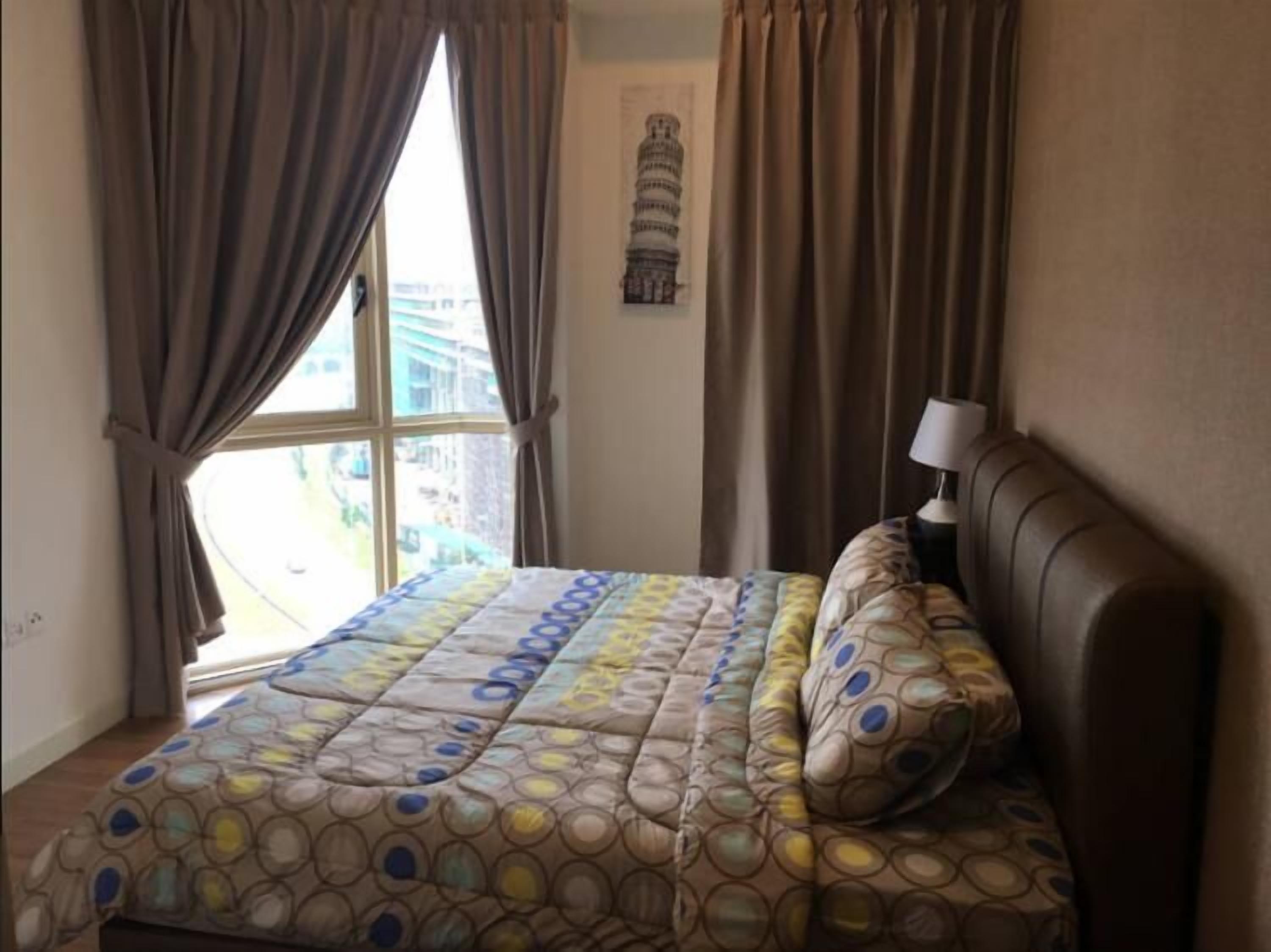 Hello Kitty Condo next to Legoland