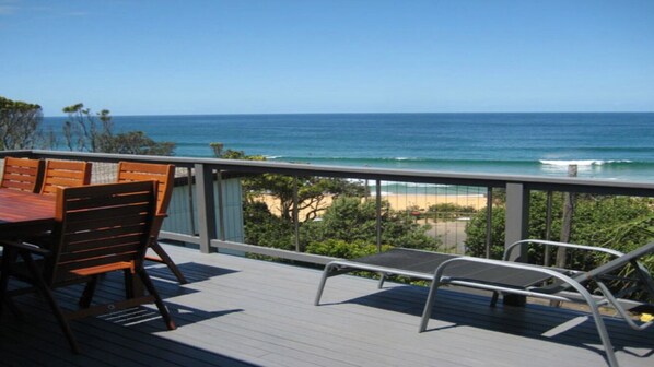 Outdoor dining - Macs Beachhouse in Gerda (MACMASTERS BEACH)
