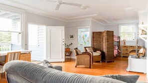 Living area - Macs Beachhouse in Gerda (MACMASTERS BEACH)