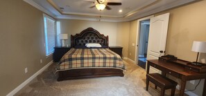 4 bedrooms, desk, iron/ironing board, WiFi