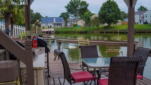 Outdoor dining - Lakefront Oasis Centrally Located. Elegant, spacious and you're going to love it (Virginia Beach)