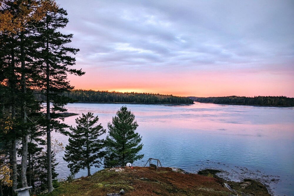 Beautiful Guest Suite, Exceptional Maine Waterfront and View & Tidal Changes