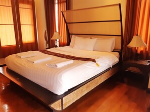 4 bedrooms, iron/ironing board, WiFi