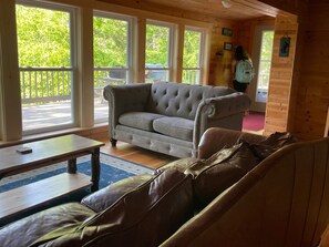 TV, DVD player, books, stereo