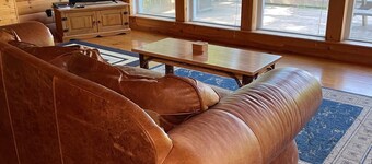 Four Season House - Lake Frontage, Private Dock & with Kayaks