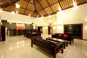 Interior - 5 Bedroom villa w/ Breakfast, Seminyak (Seminyak)
